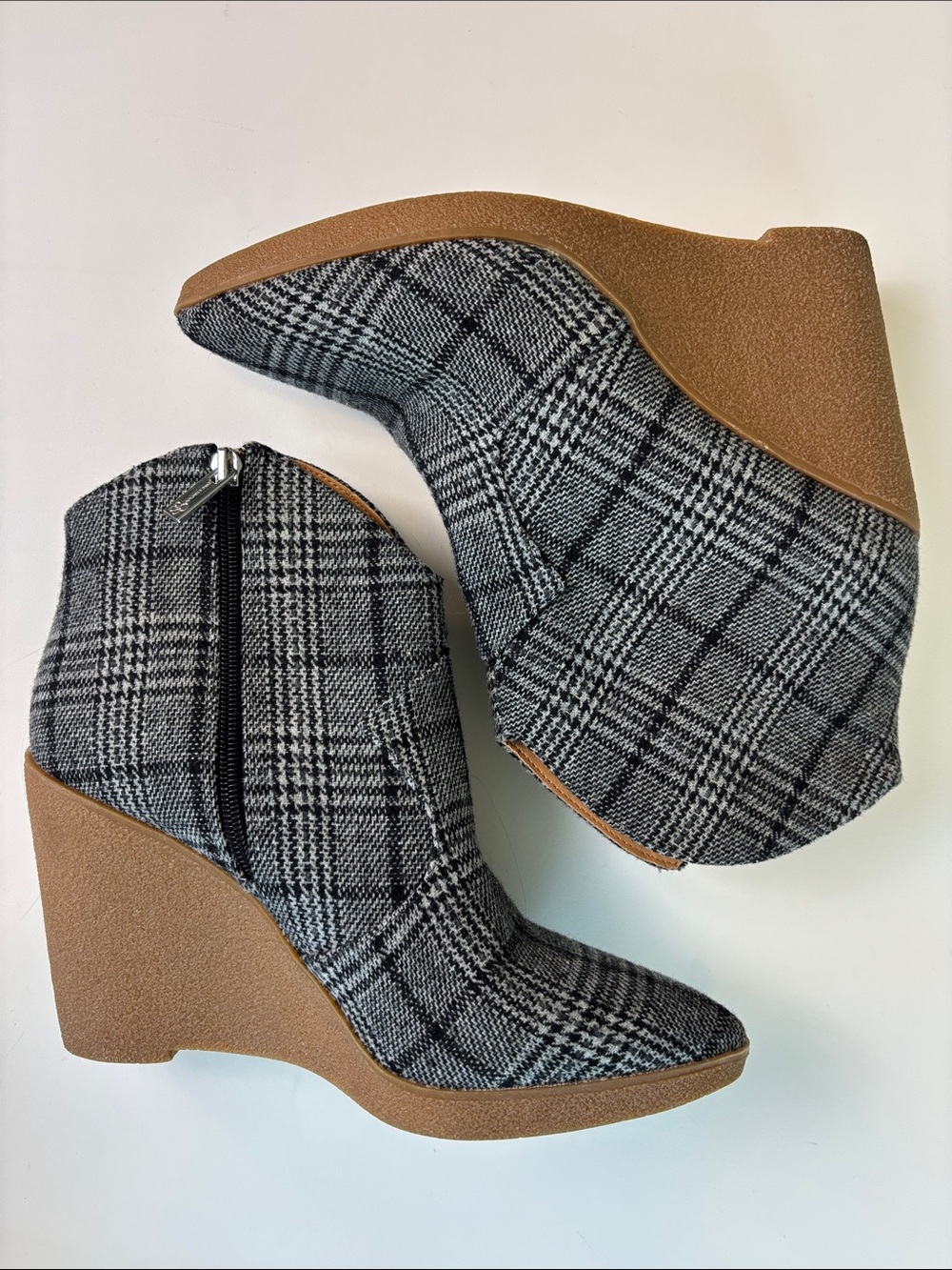 Jessica Simpson JS-CRAIS Wedge Ankle Boots Grey Plaid Womens 9M Pointed Toe Zip